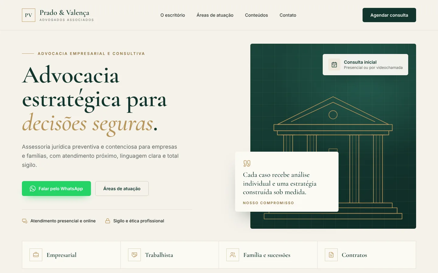 Página inicial do site conceito do escritório Prado e Valença Advogados, em verde-escuro, marfim e dourado